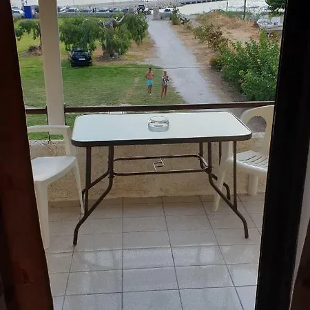 Makis Guest house